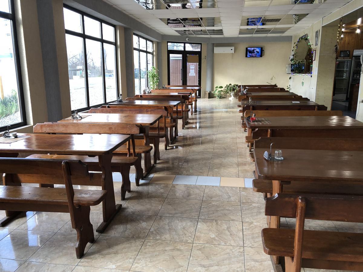Cafe-Hotel Assir Піцунда Екстер'єр фото