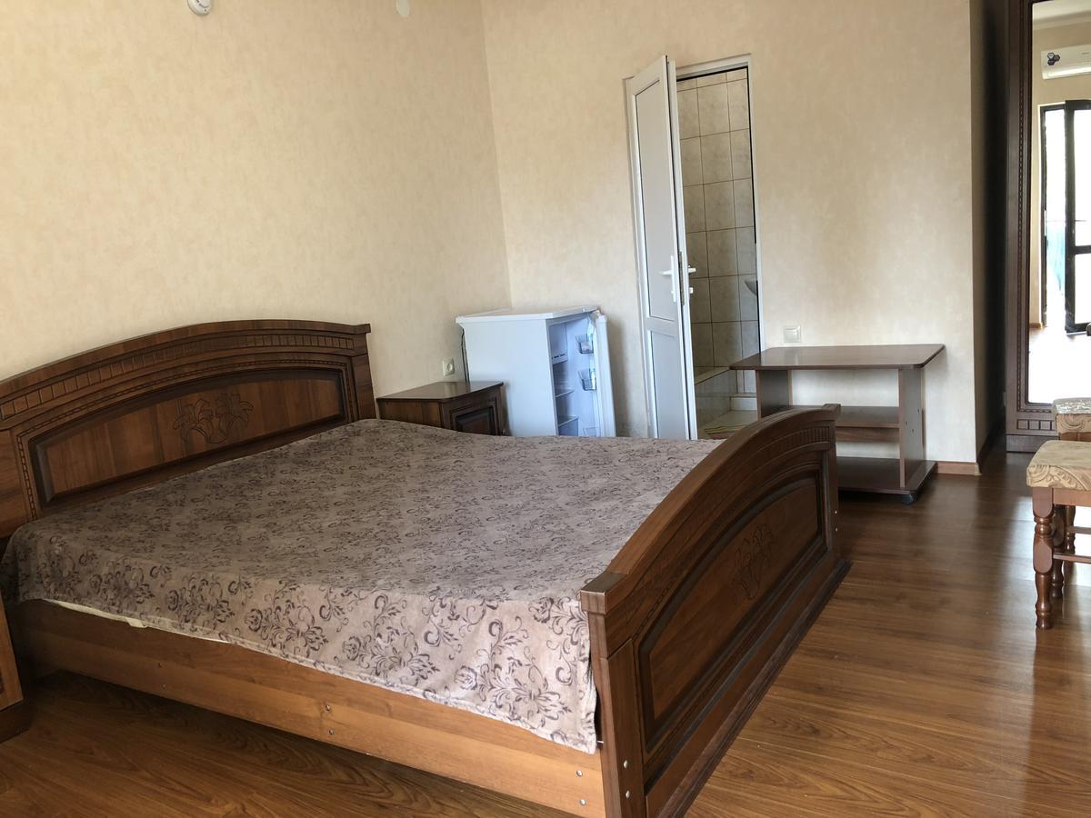 Cafe-Hotel Assir Піцунда Екстер'єр фото
