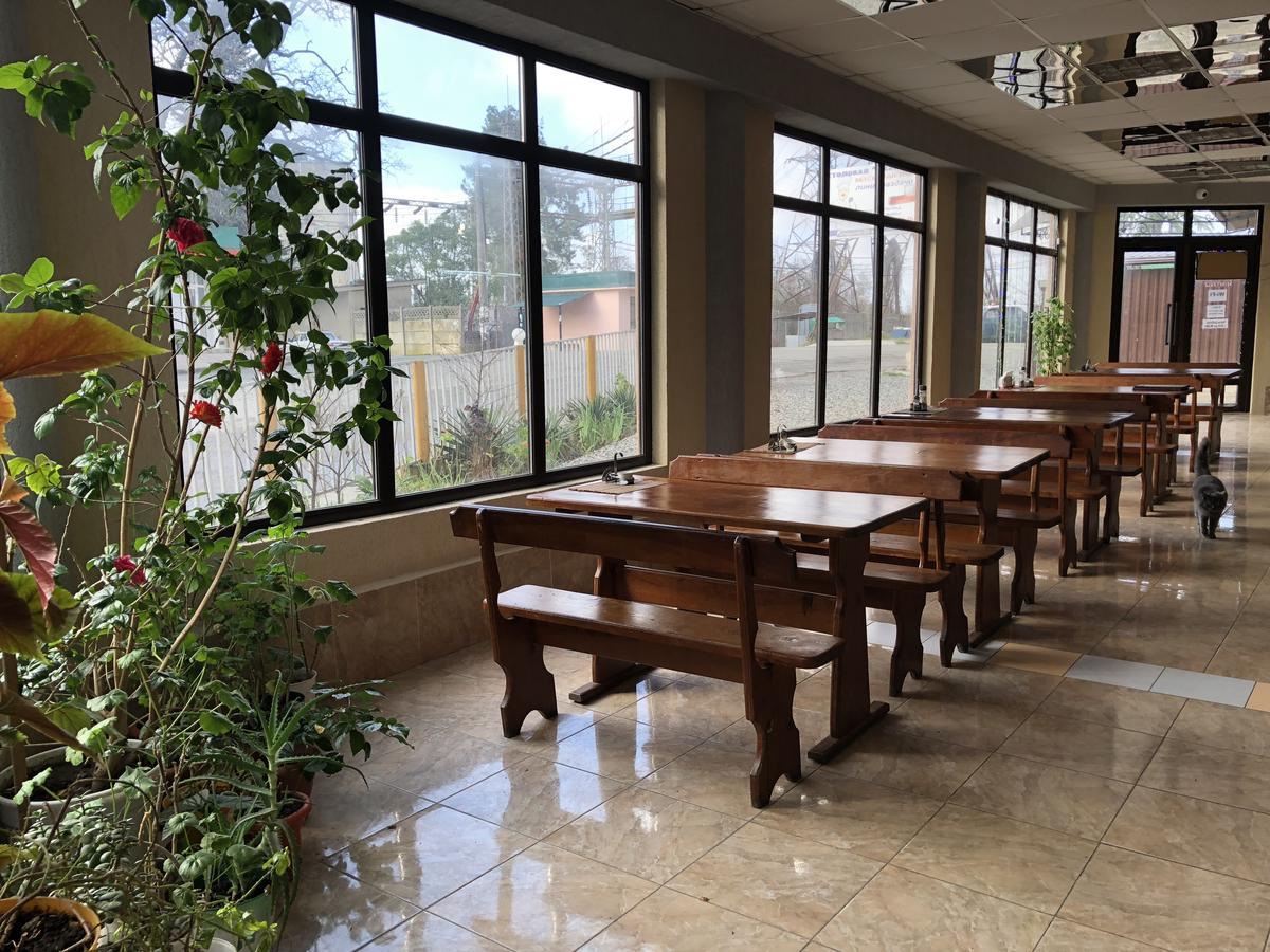 Cafe-Hotel Assir Піцунда Екстер'єр фото